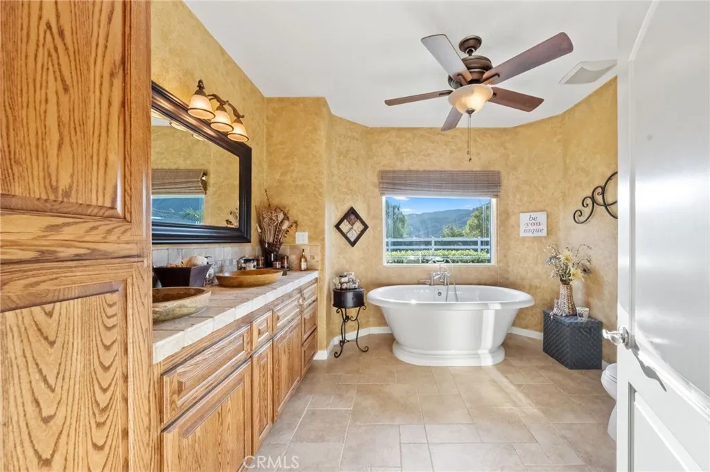 39898 Via Sereno, Murrieta, California 92562 home-pic-30