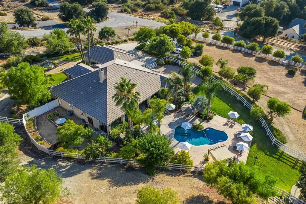 39898 Via Sereno, Murrieta, California 92562 home-pic-5