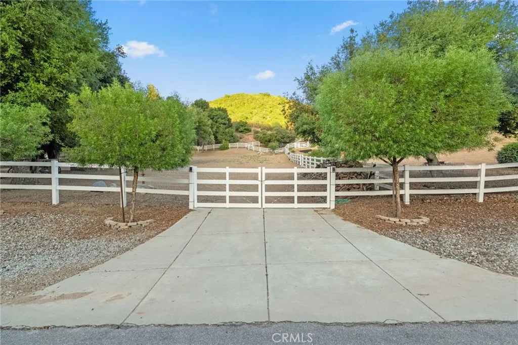 39898 Via Sereno, Murrieta, California 92562 home-pic-47