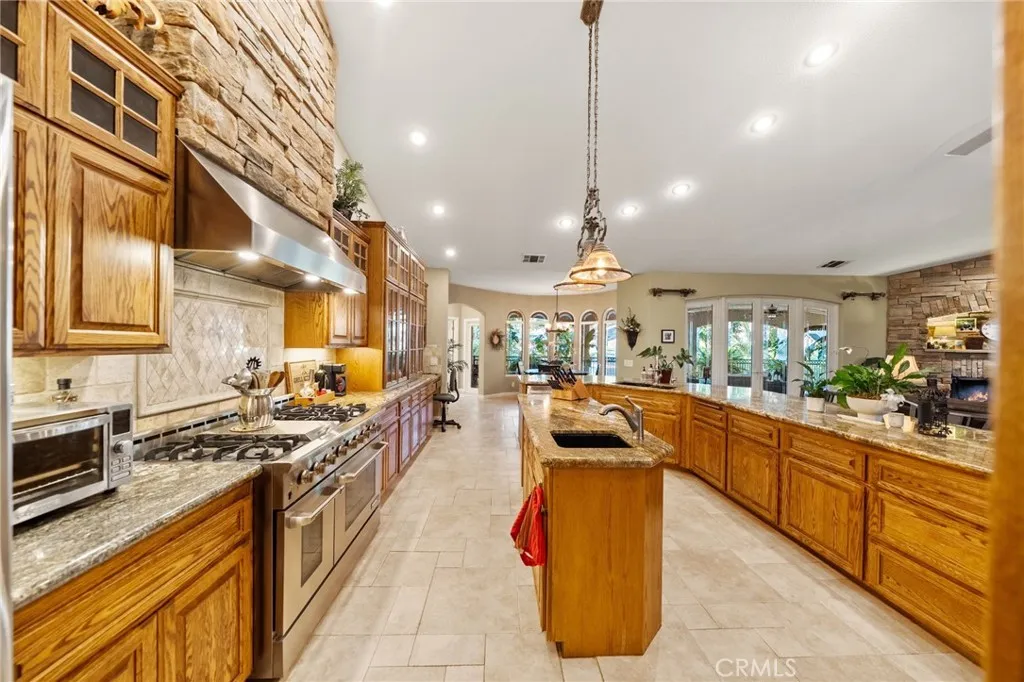 39898 Via Sereno, Murrieta, California 92562 home-pic-15