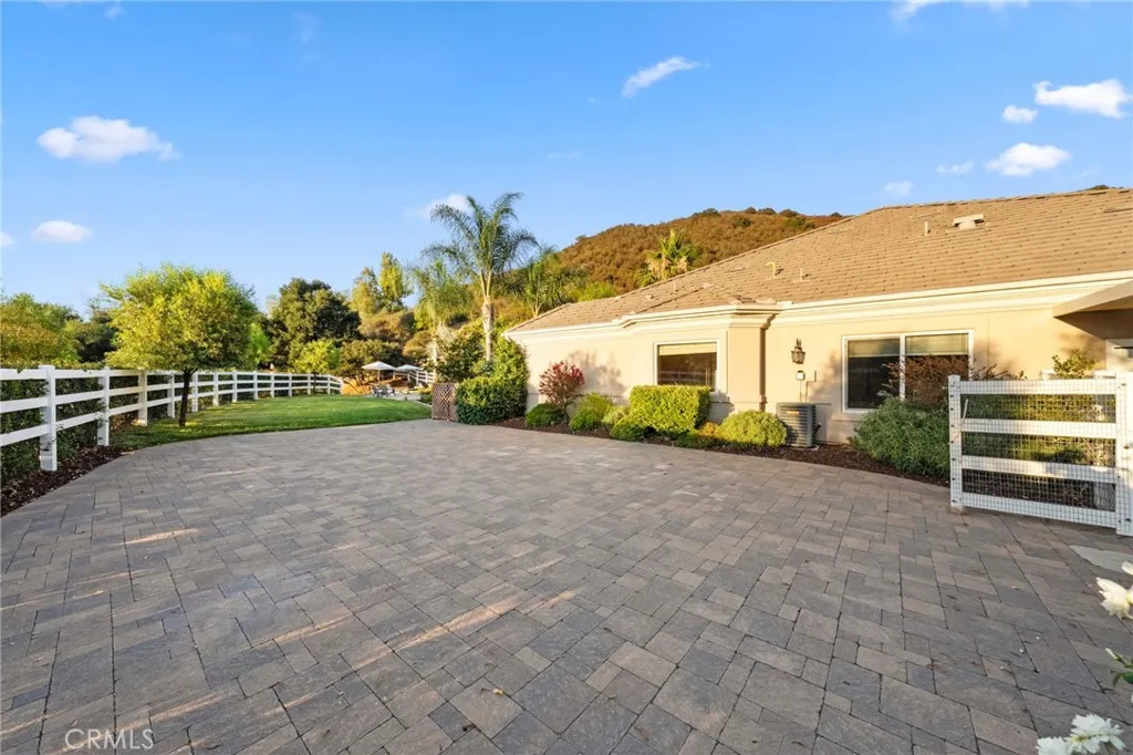 39898 Via Sereno, Murrieta, California 92562 home-pic-36