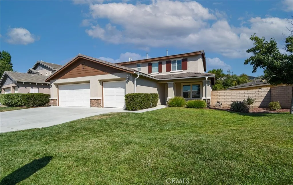 23810 Cheyenne Canyon Drive, Menifee, California 92587 home-pic-2