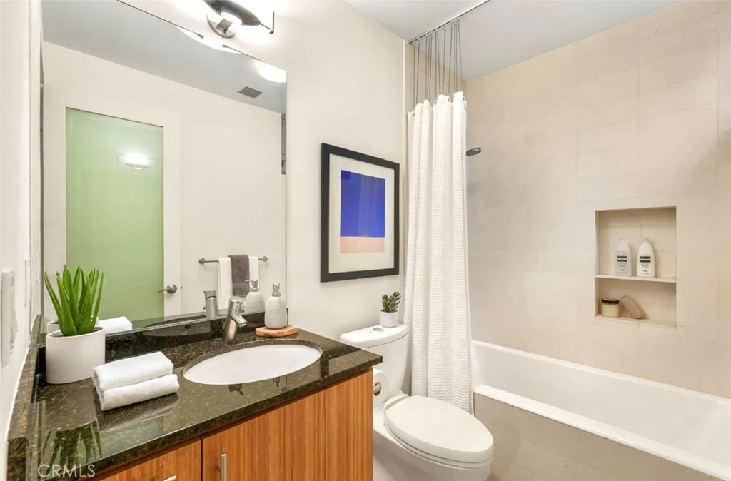 1035 19th Street 102, Santa Monica, California 90403 home-pic-21