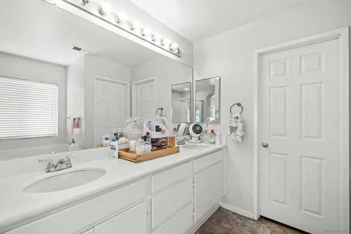 5954 Vista Santa Catarina, San Diego, California 92154
