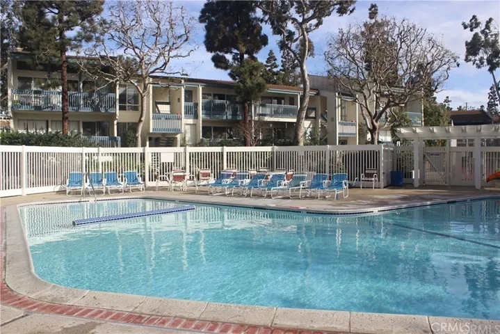 641 S Prospect Avenue 203, Redondo Beach, California 90277