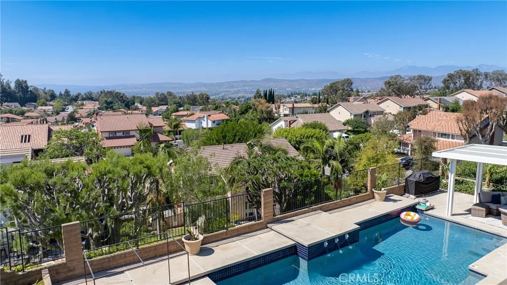 6691 E Smokewood Circle, Anaheim, California 92807, 4 Bedrooms Bedrooms, ,4 BathroomsBathrooms,Residential,For Sale,Smokewood,PW25177141