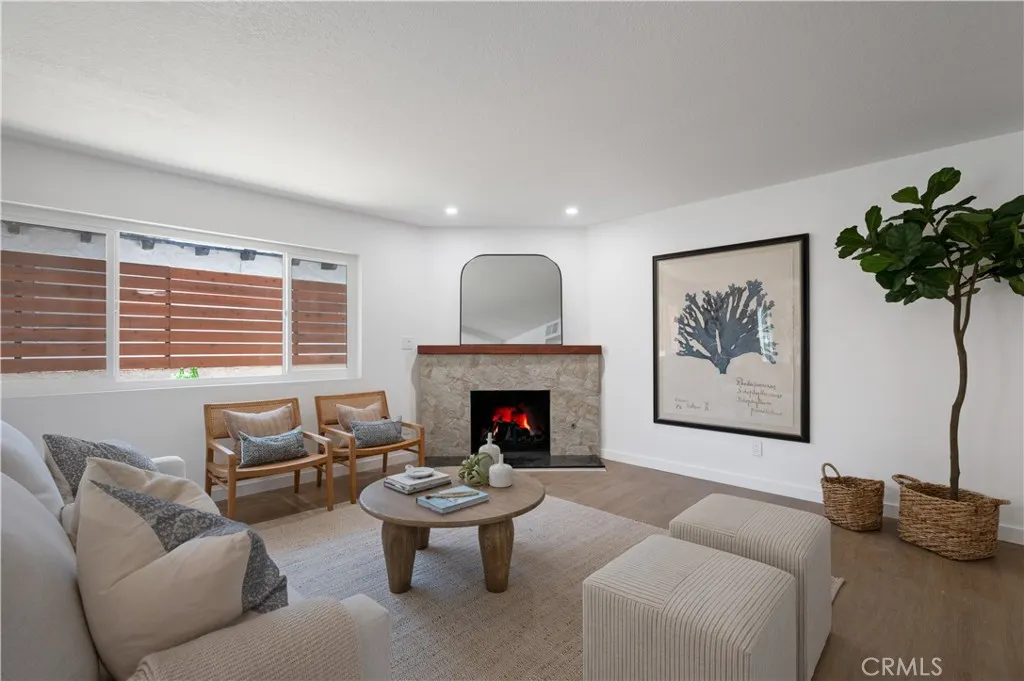 1440 12th Street C, Manhattan Beach, California 90266, 3 Bedrooms Bedrooms, ,3 BathroomsBathrooms,Residential,For Sale,12th,SB25179808