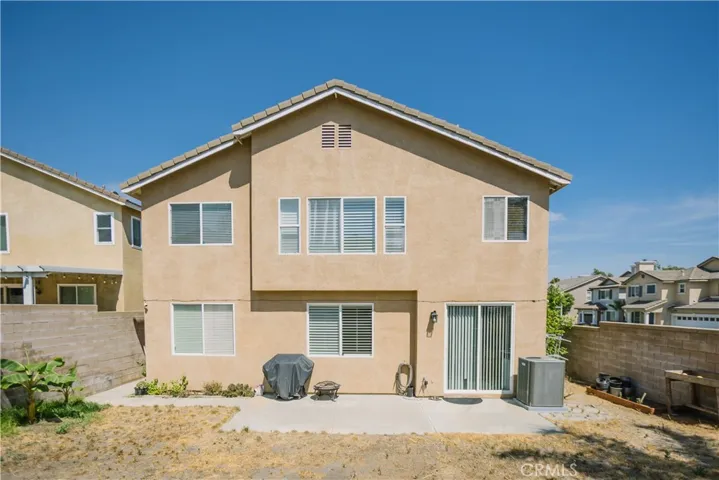 5332 Trailhawk Avenue, Fontana, California 92336
