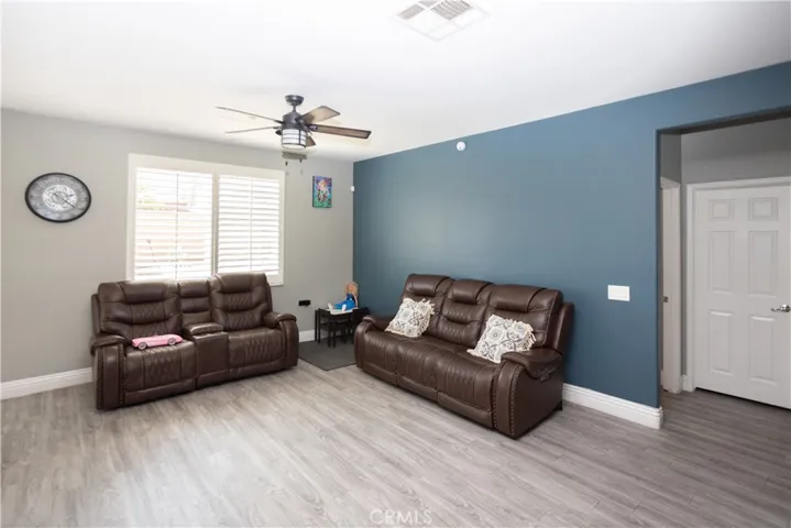 5332 Trailhawk Avenue, Fontana, California 92336
