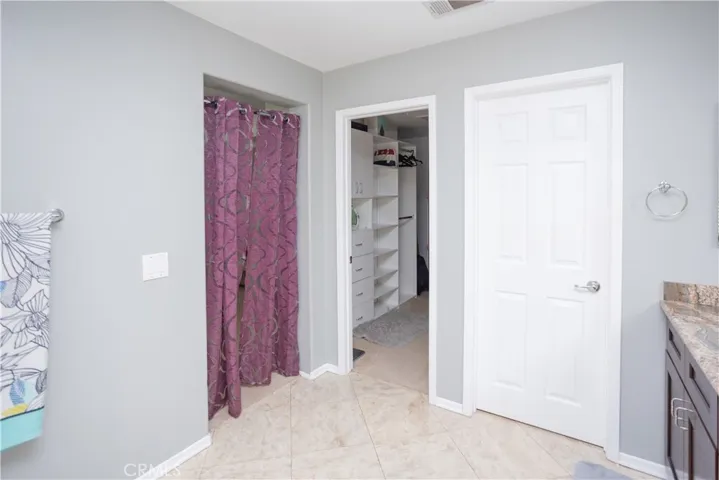 5332 Trailhawk Avenue, Fontana, California 92336