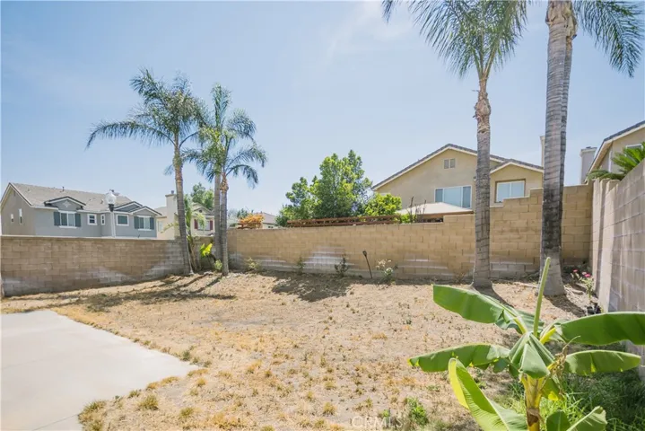 5332 Trailhawk Avenue, Fontana, California 92336