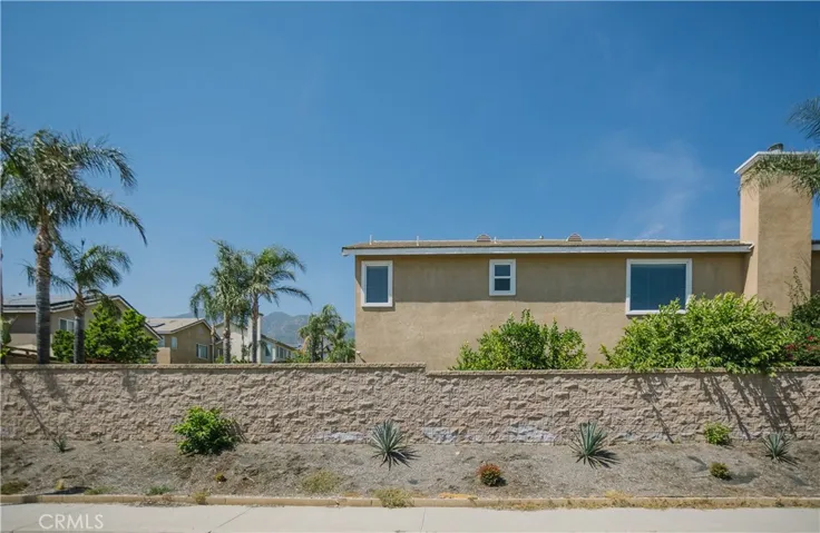 5332 Trailhawk Avenue, Fontana, California 92336