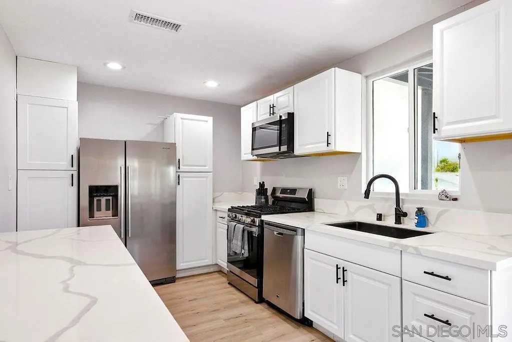 , Oceanside, California 92054 home-pic-12