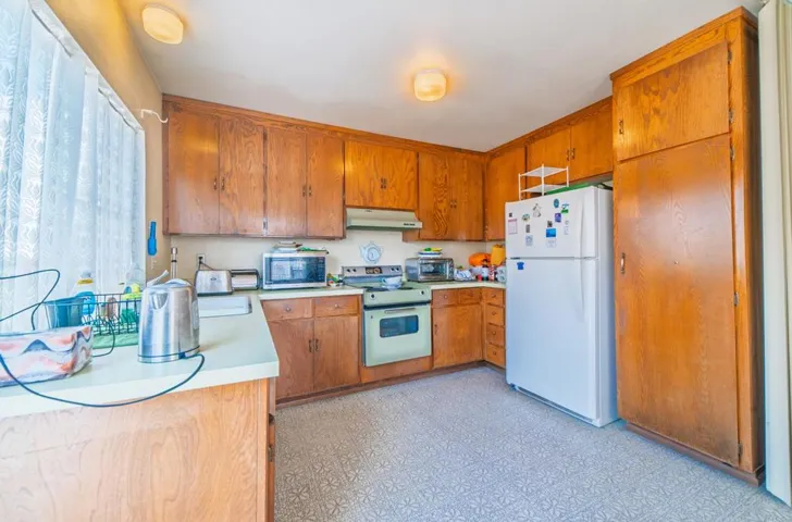 1619 Seville Street, Salinas, California 93906