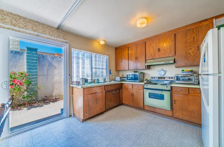 1619 Seville Street, Salinas, California 93906