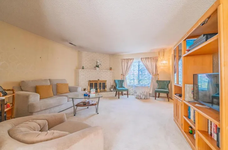 1619 Seville Street, Salinas, California 93906