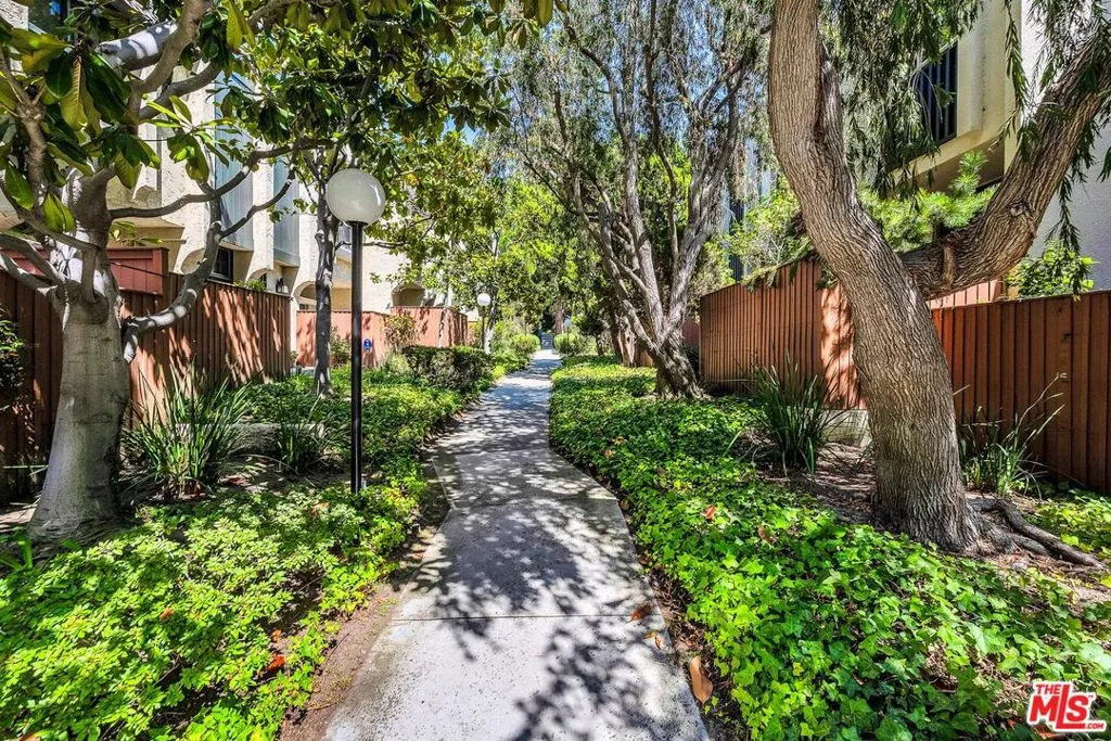 11260 Overland Avenue 9d, Culver City, California 90230 home-pic-18