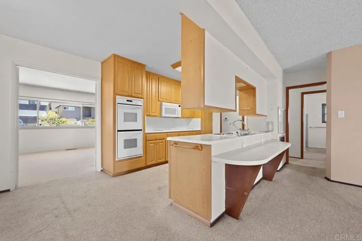 Cafeteria/Kitchen