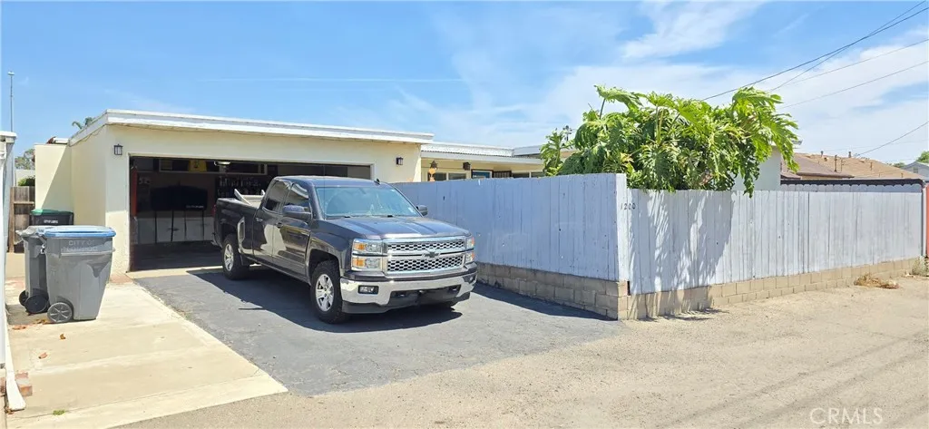 2 car garage with alley access