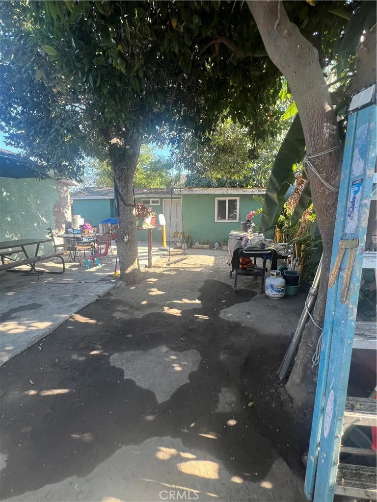 1734 E 63rd Street, Los Angeles, California 90001 home-pic-8
