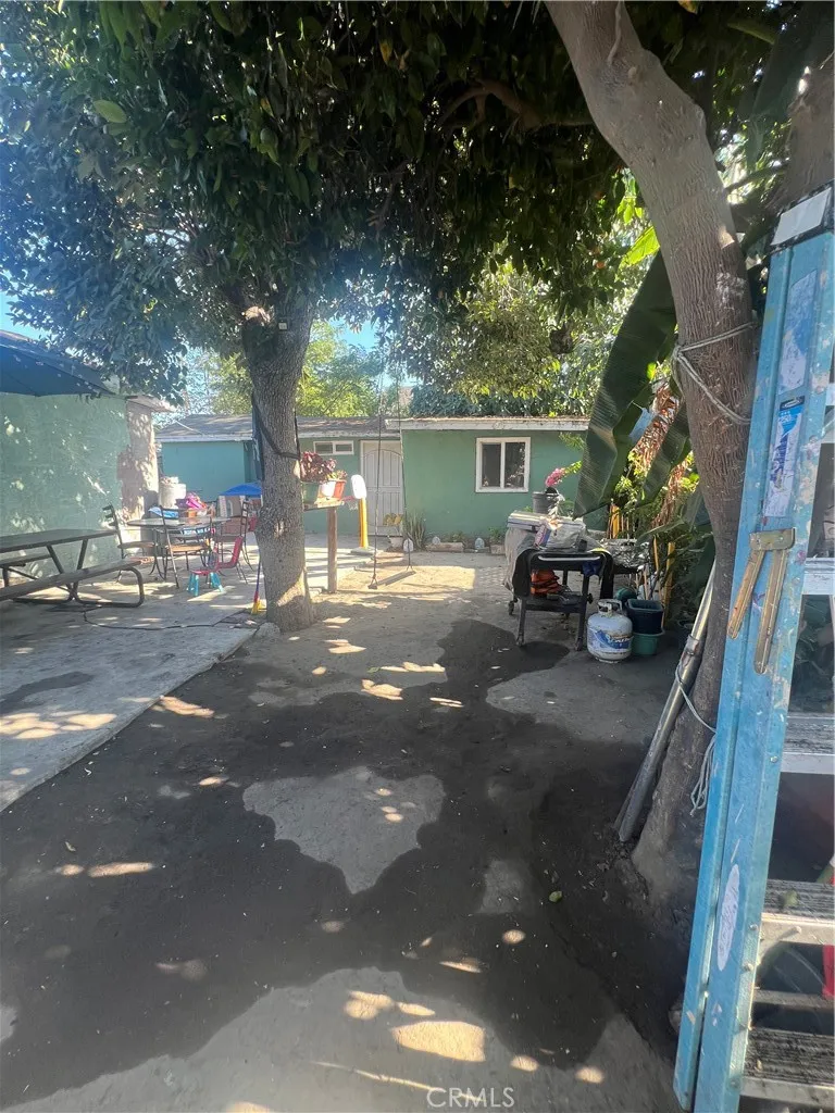 1734 E 63rd Street, Los Angeles, California 90001 home-pic-12