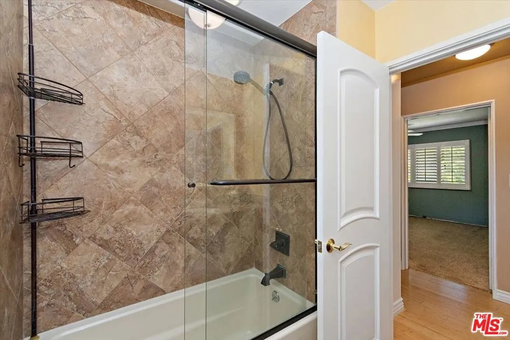 5381 1/2 Village, Los Angeles, California 90016 home-pic-18