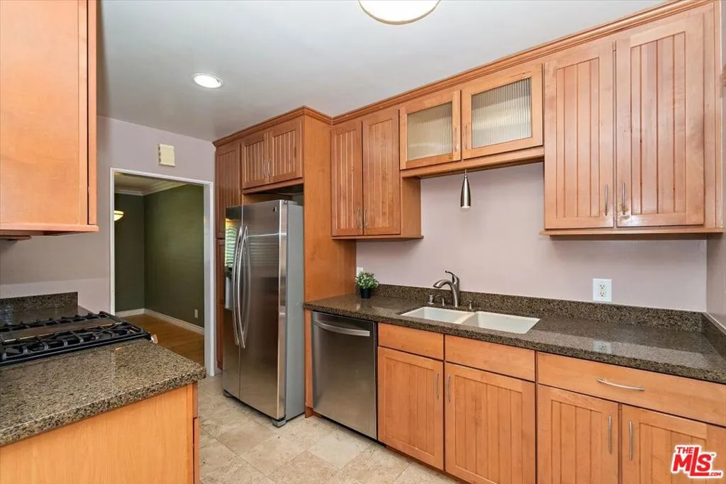 5381 1/2 Village, Los Angeles, California 90016 home-pic-6