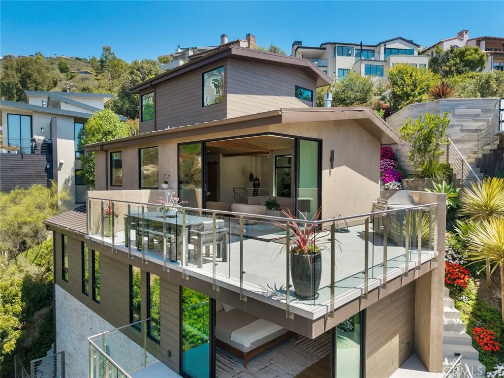 702 Diamond, Laguna Beach, California 92651 home-pic-0