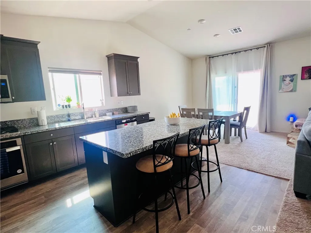 31381 Linden Flower Road, Winchester, California 92596 home-pic-4
