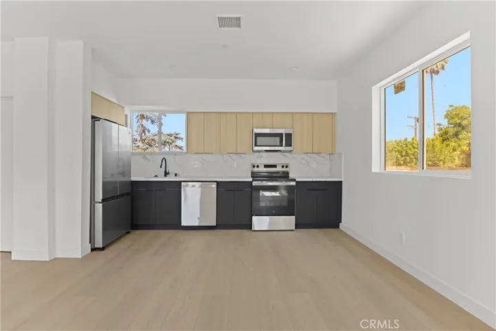 4511 Rosewood Avenue 1/2, Los Angeles, California 90004
