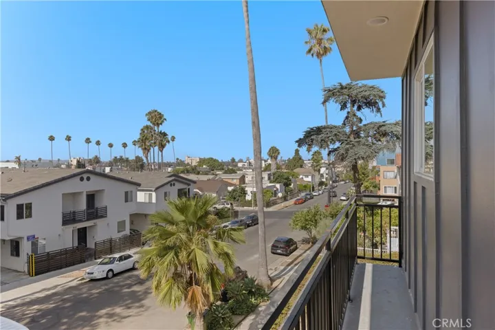 4511 Rosewood Avenue 1/2, Los Angeles, California 90004