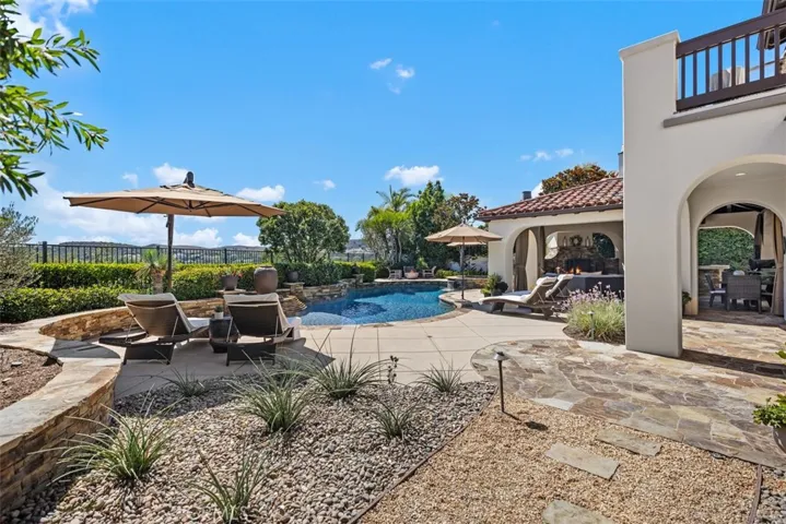 15 Long View Road, Coto De Caza, California 92679