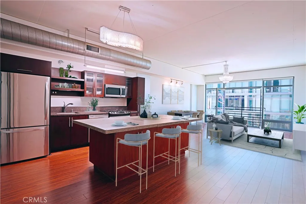 1111 S Grand Avenue 702, Los Angeles, California 90015 home-pic-1