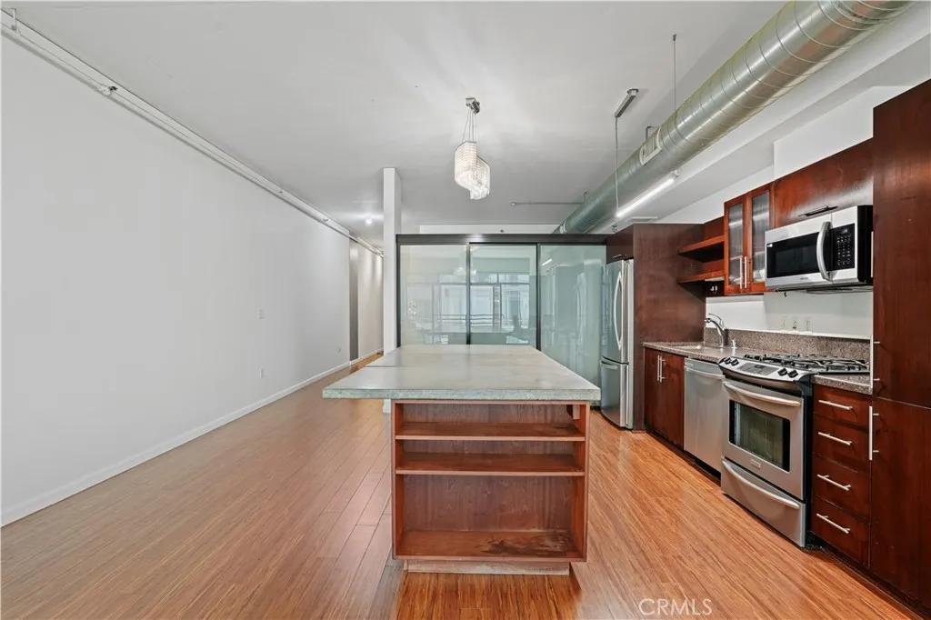 1111 S Grand Avenue 702, Los Angeles, California 90015 home-pic-4