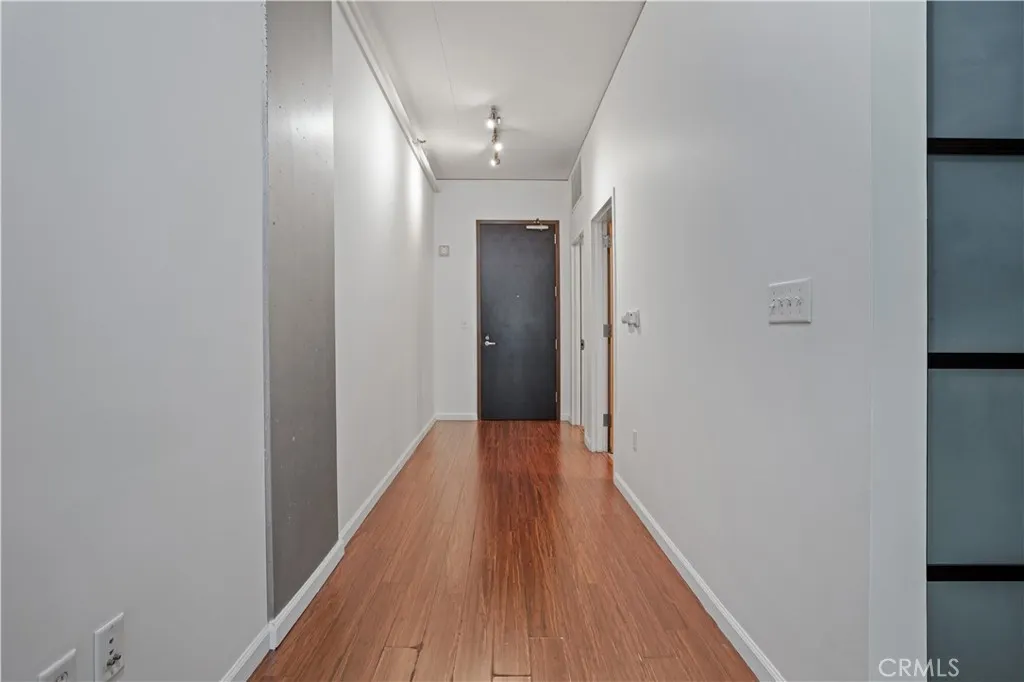 1111 S Grand Avenue 702, Los Angeles, California 90015 home-pic-12