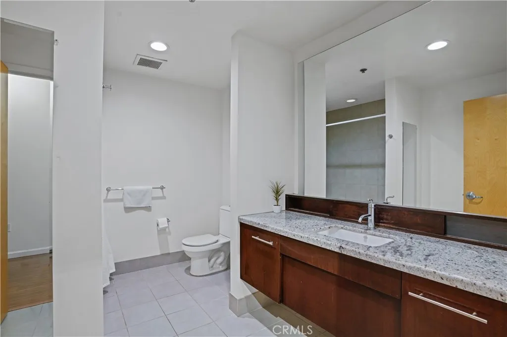 1111 S Grand Avenue 702, Los Angeles, California 90015 home-pic-9