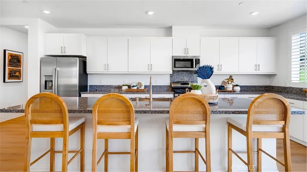 17557 Crabtree Meadows, Hesperia, California 92345 home-pic-2