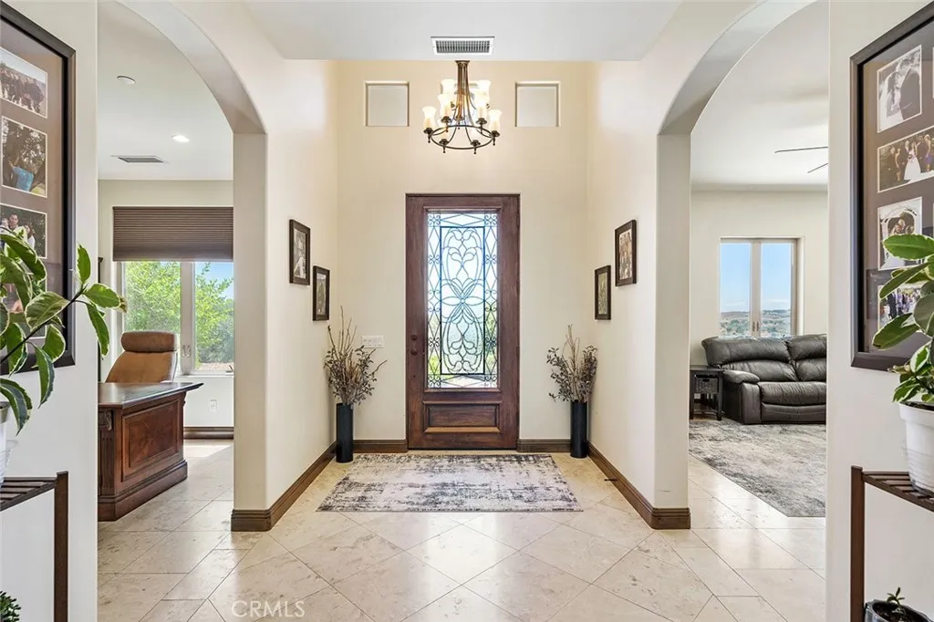38193 Via Huerta, Murrieta, California 92562 home-pic-7