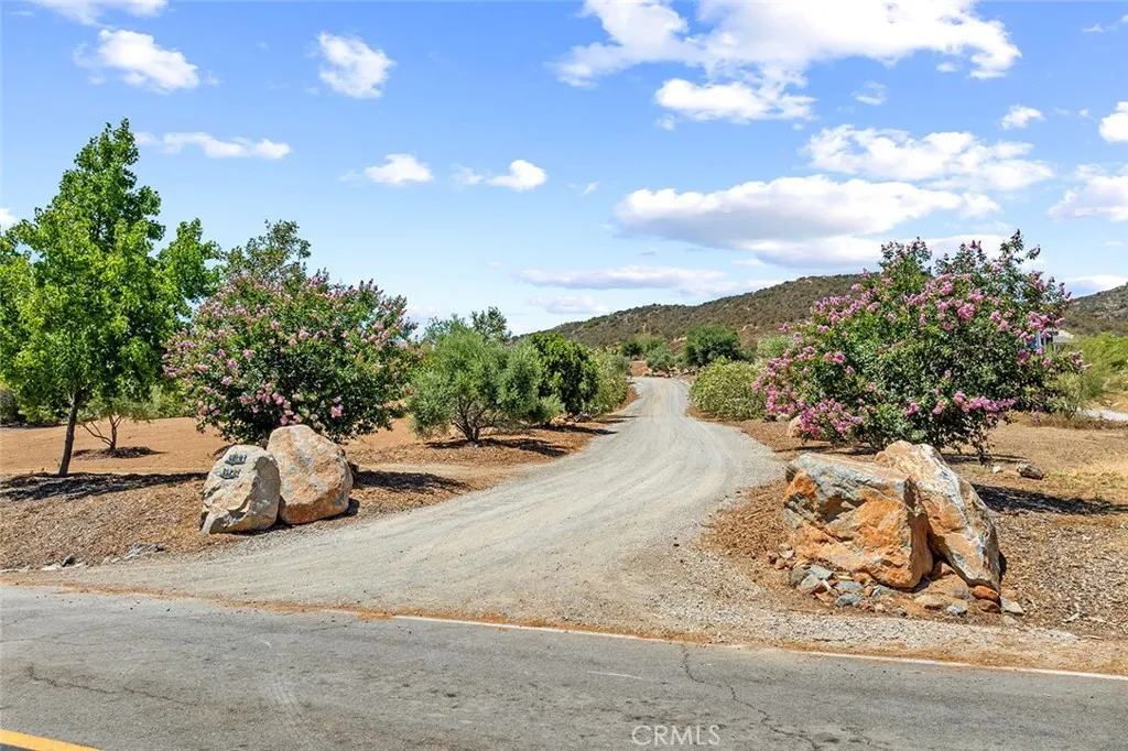 38193 Via Huerta, Murrieta, California 92562 home-pic-55