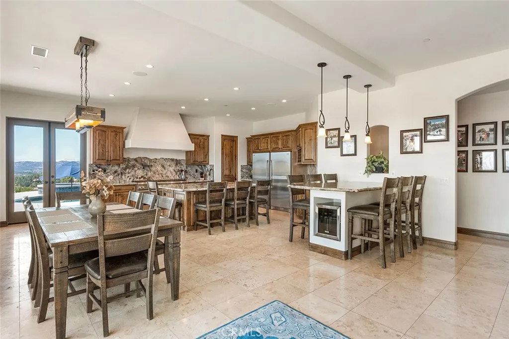 38193 Via Huerta, Murrieta, California 92562 home-pic-10