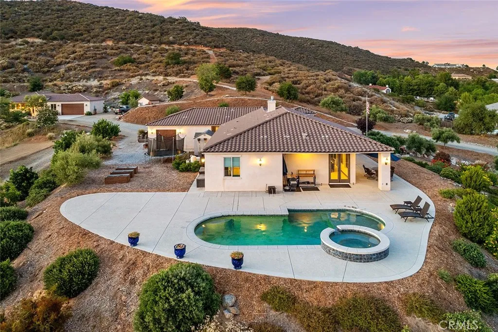 38193 Via Huerta, Murrieta, California 92562 home-pic-5