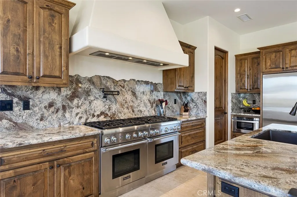 38193 Via Huerta, Murrieta, California 92562 home-pic-12