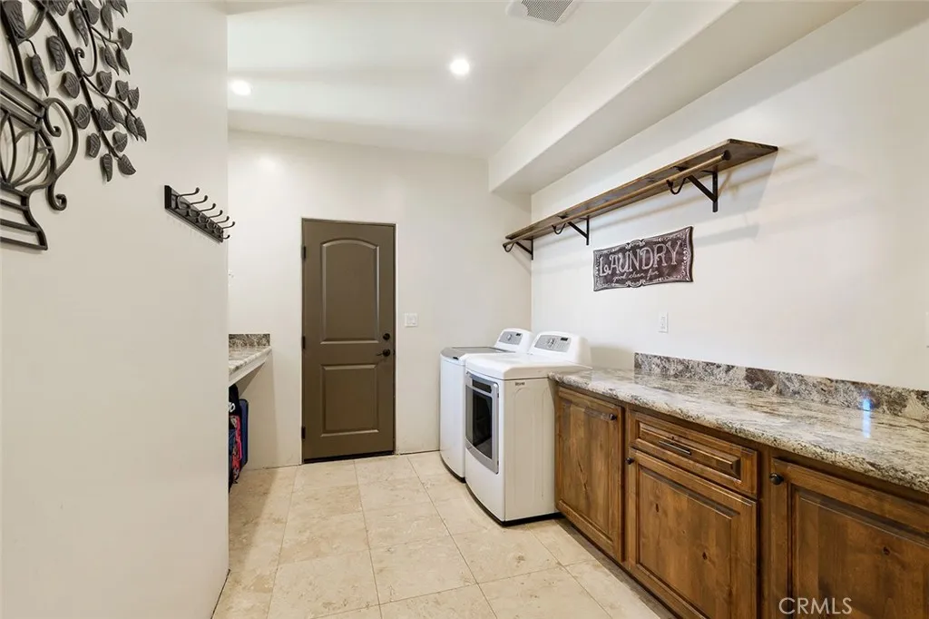 38193 Via Huerta, Murrieta, California 92562 home-pic-18