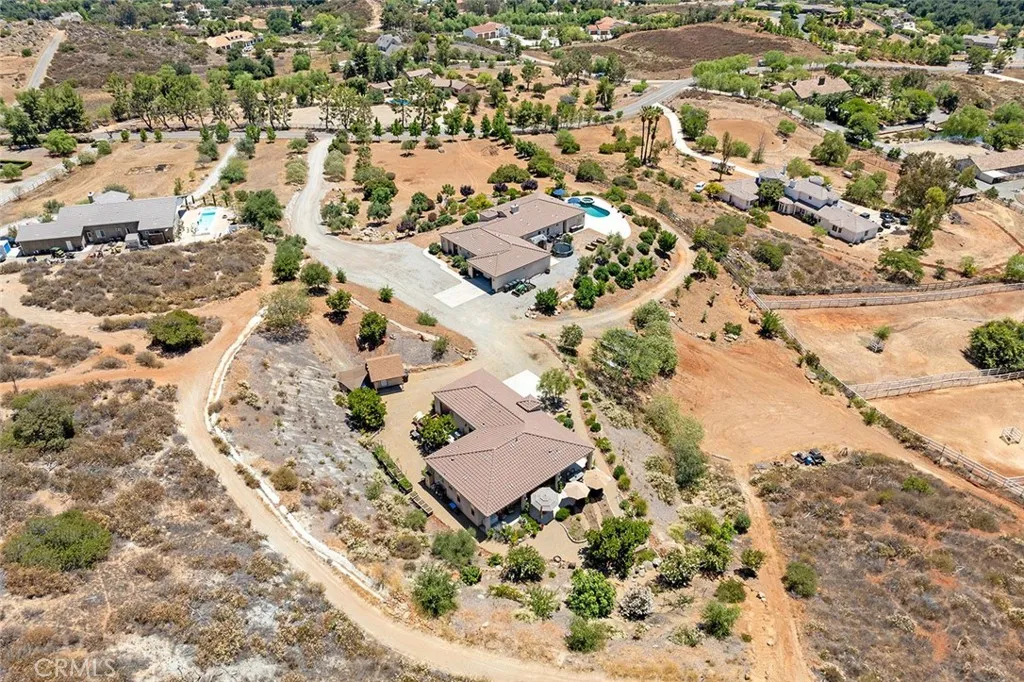 38193 Via Huerta, Murrieta, California 92562 home-pic-3