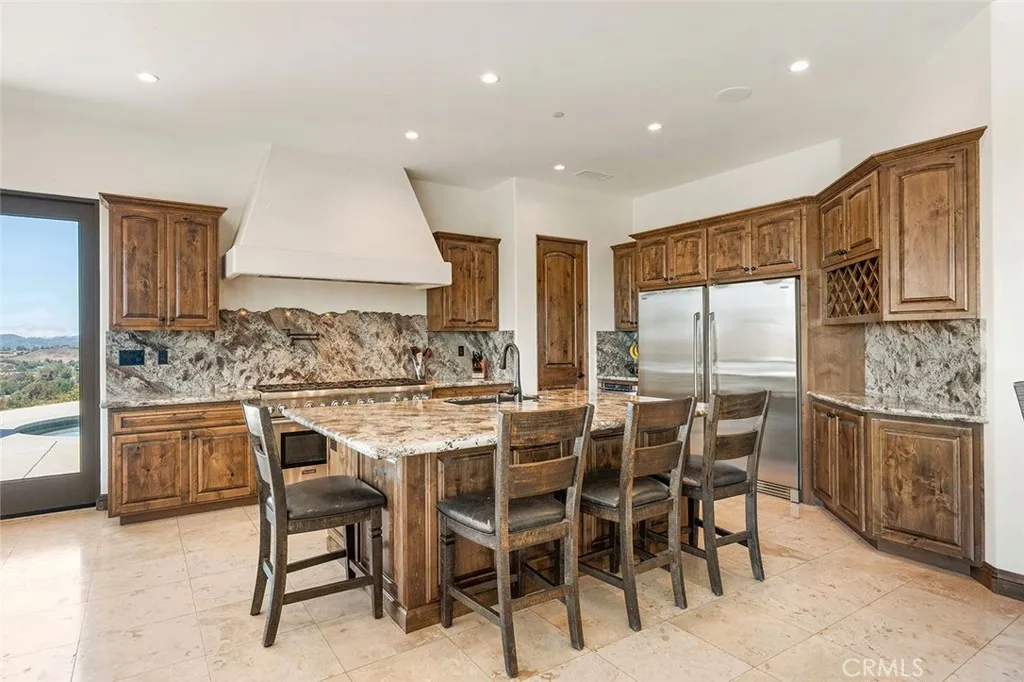 38193 Via Huerta, Murrieta, California 92562 home-pic-11
