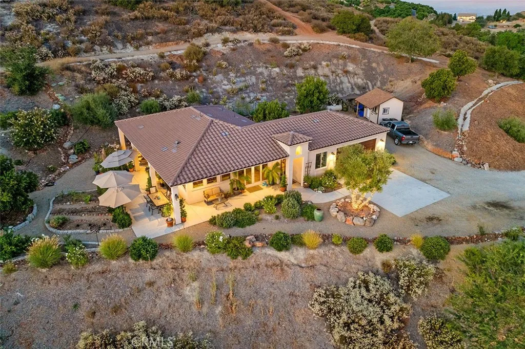 38193 Via Huerta, Murrieta, California 92562 home-pic-32