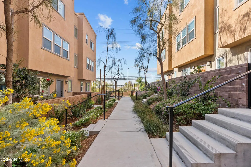 12745 Watt Lane A, Sylmar, California 91342, 5 Bedrooms Bedrooms, ,4 BathroomsBathrooms,Residential,For Sale,Watt,225004086