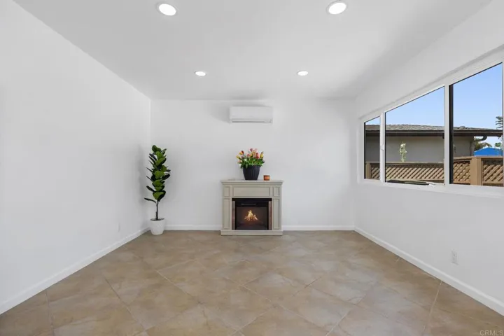 1745 Acorn St, Escondido, California 92027