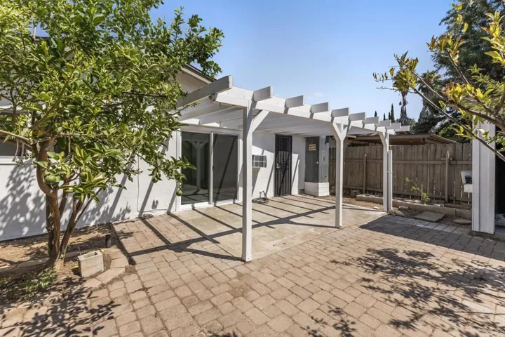 1745 Acorn St, Escondido, California 92027
