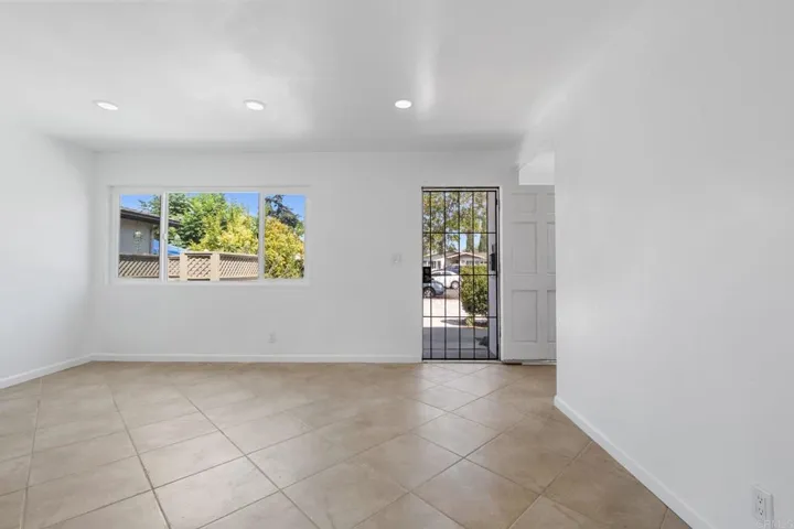 1745 Acorn St, Escondido, California 92027